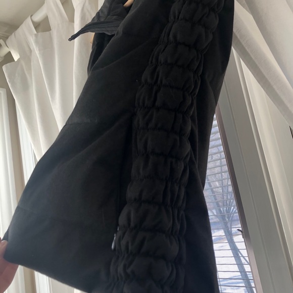 Ladies black puffy vest - Picture 2 of 6